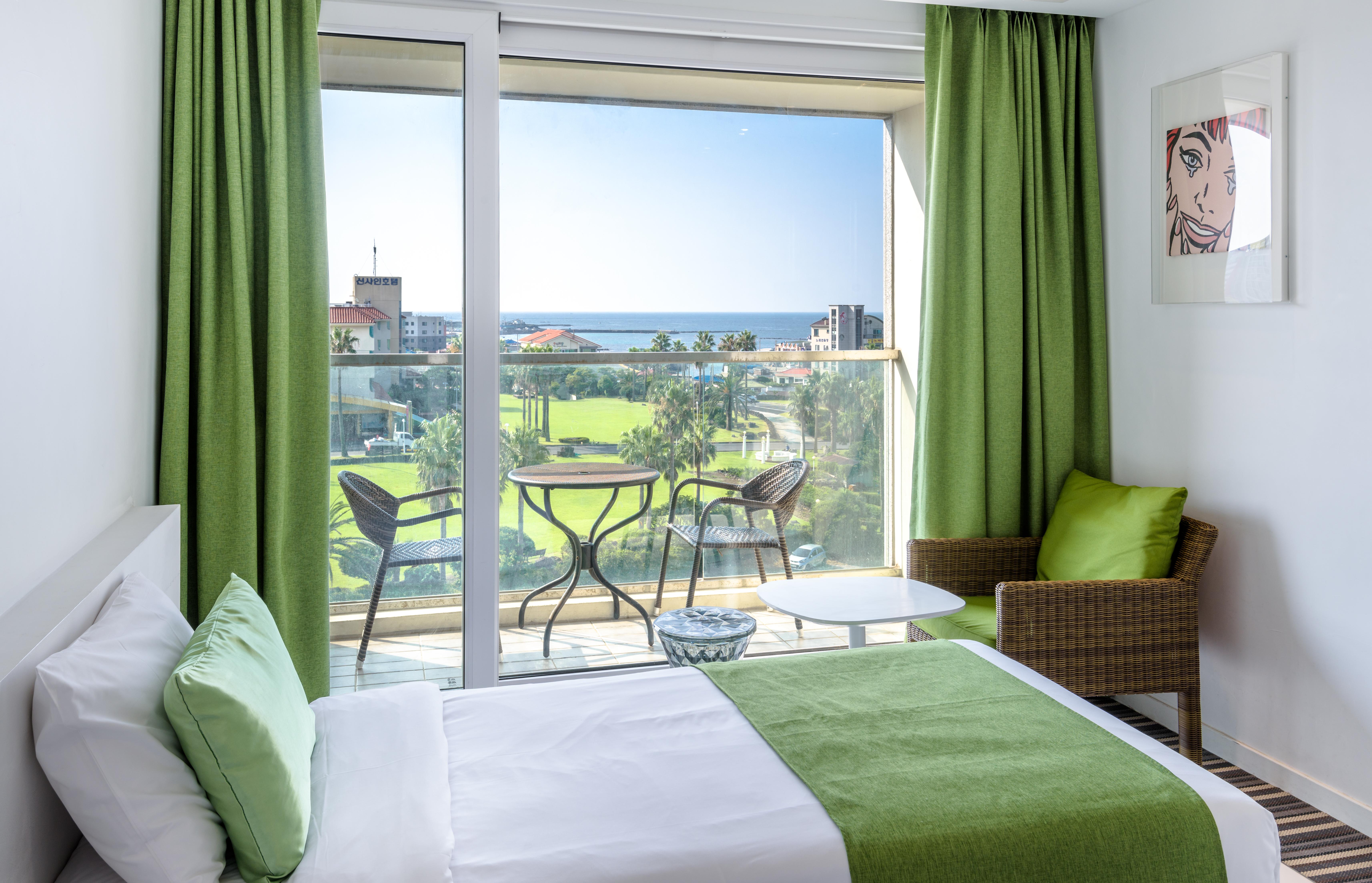 Aimi Jeju Beach Hotel Exteriör bild