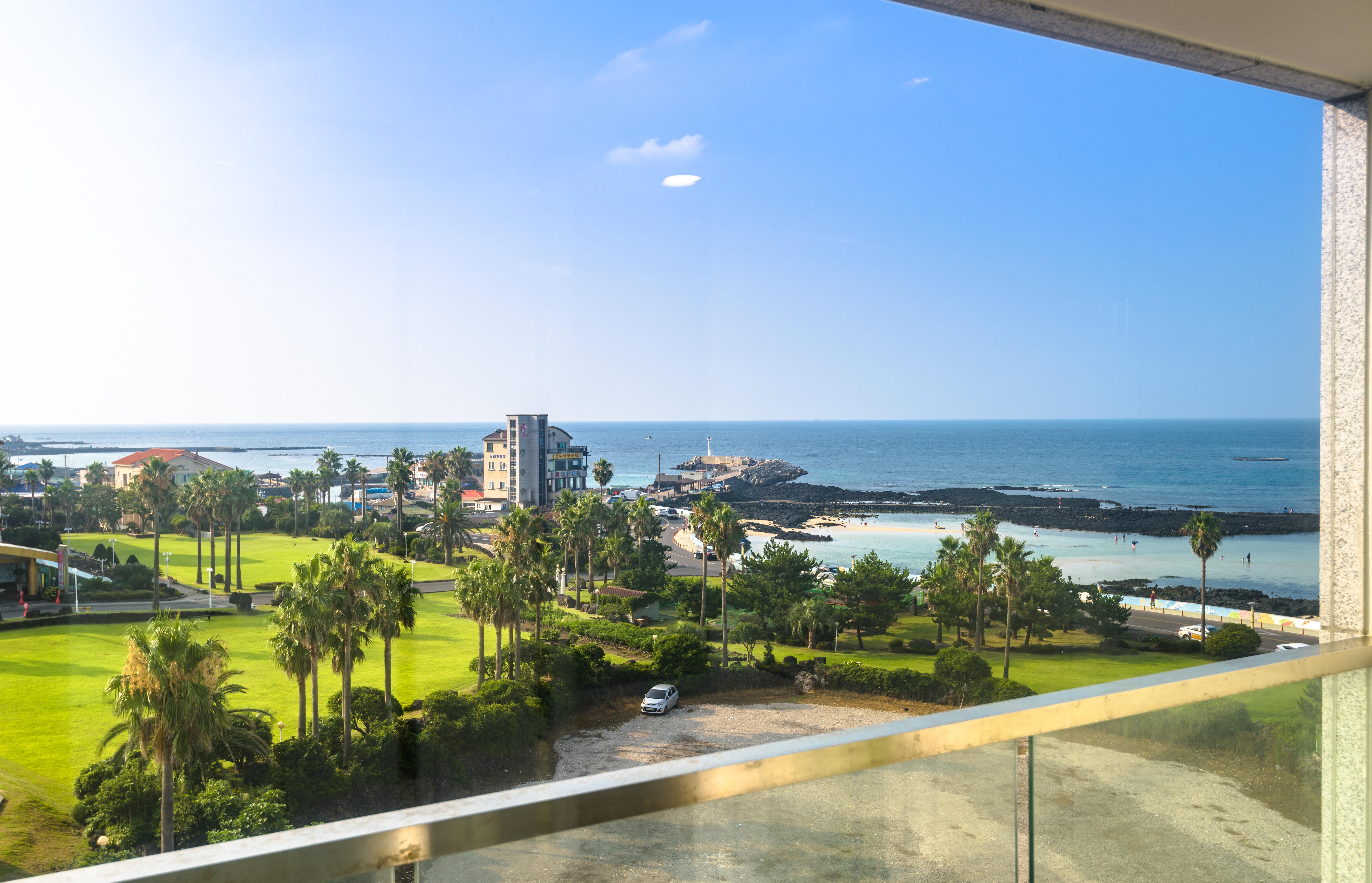 Aimi Jeju Beach Hotel Exteriör bild