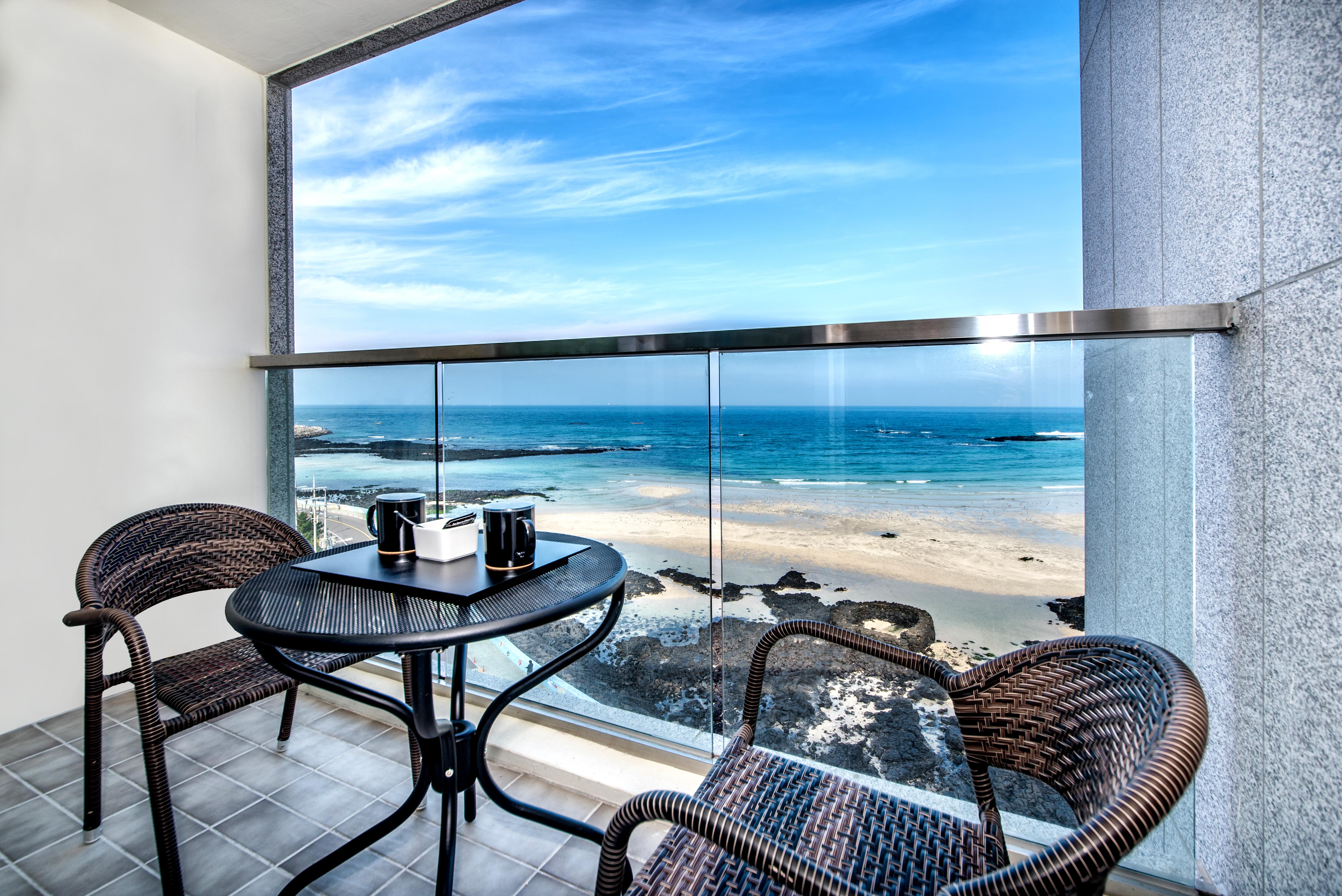 Aimi Jeju Beach Hotel Exteriör bild